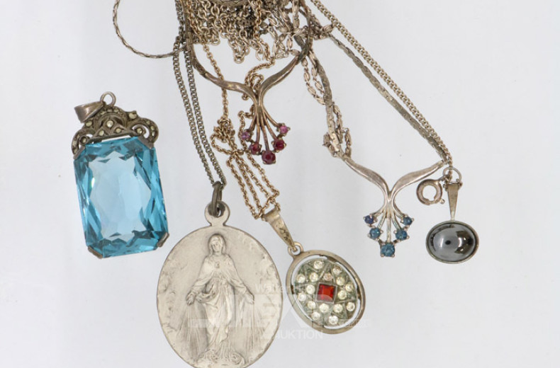 Posten Silberschmuck