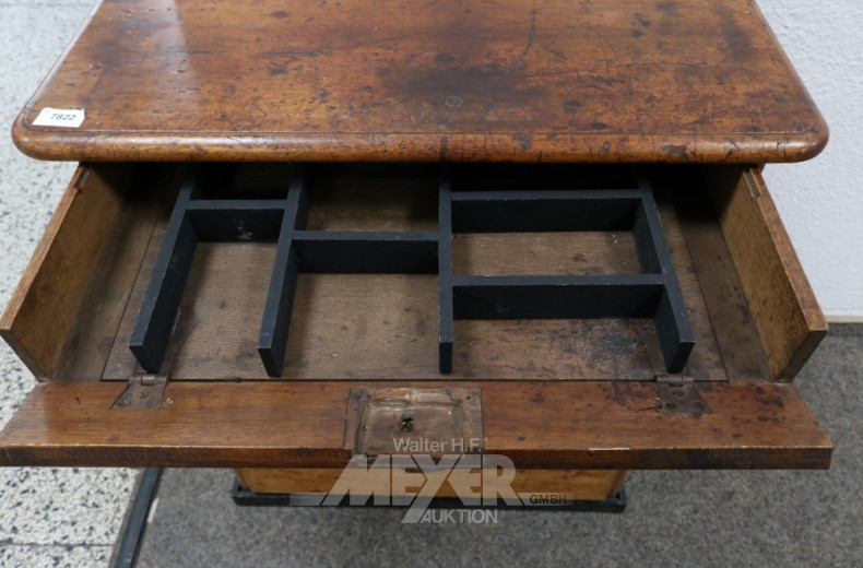 kl. Kommode, Eiche-massiv, 4-zügig