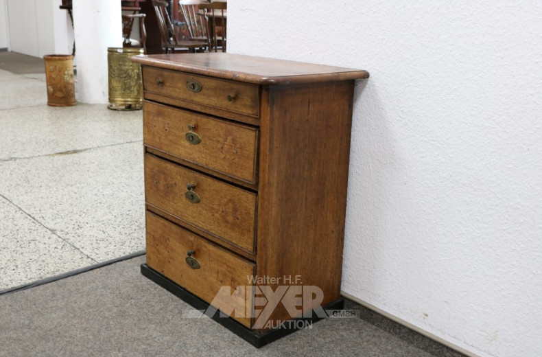 kl. Kommode, Eiche-massiv, 4-zügig