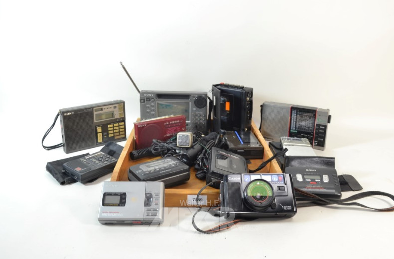 Konvolut Tischradios und Walkman