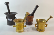4 versch. Mörser mit Pistell,