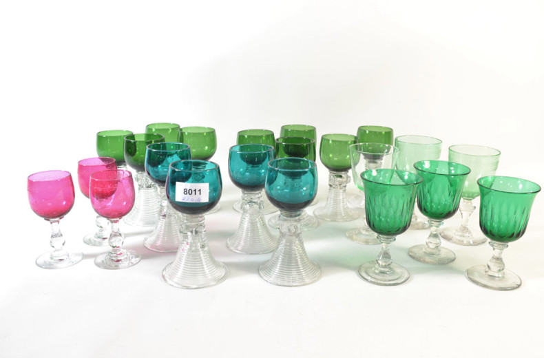 22 versch. farbige Wein-Römer