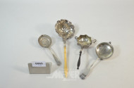 4 versch. Teesiebe/Zuckerstreulöffel,