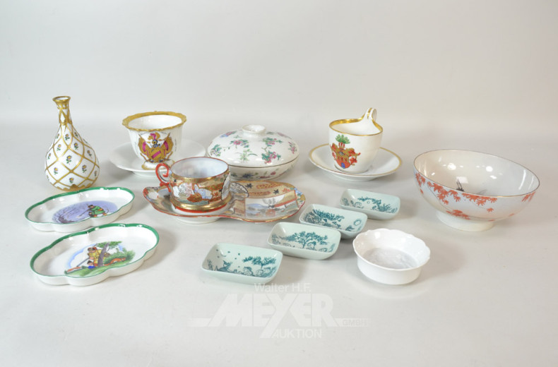 gr. Posten Porzellteile: Vasen,