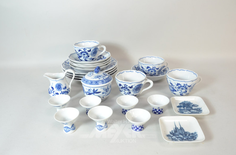 gr. Posten Porzellteile: Vasen,