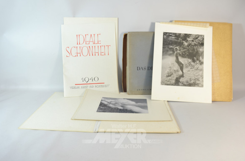 Kassette und 1 Mappe mit Fotos