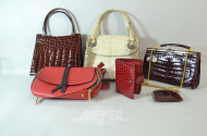 4 Damen-Handtaschen