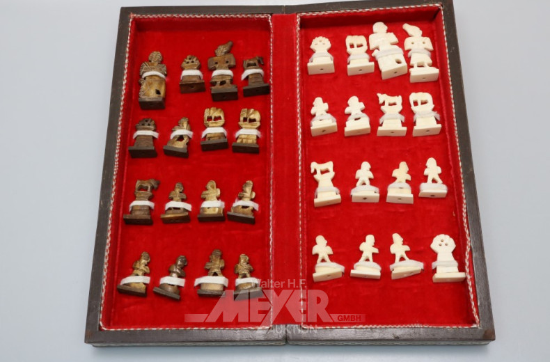 Schachspiel mit Figuren