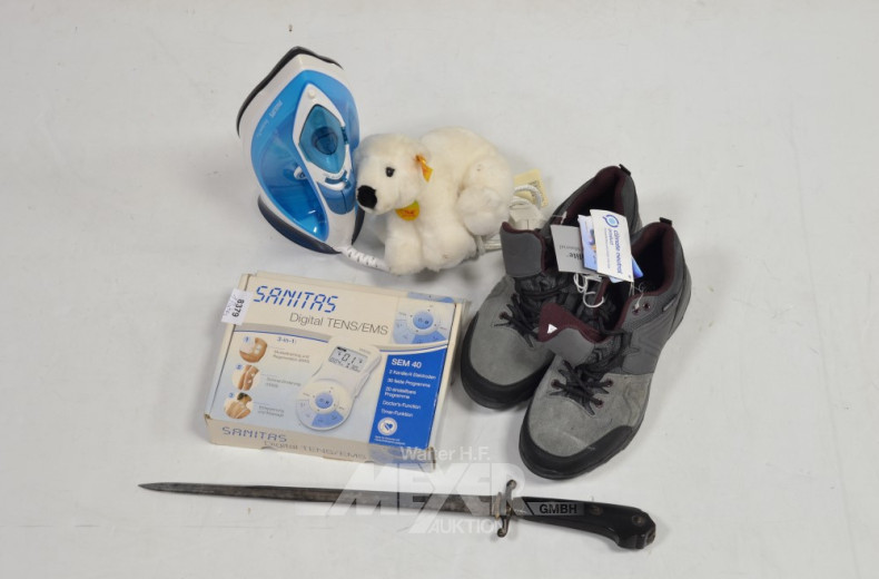 Konvolut: Sportschuhe, Bügeleisen,