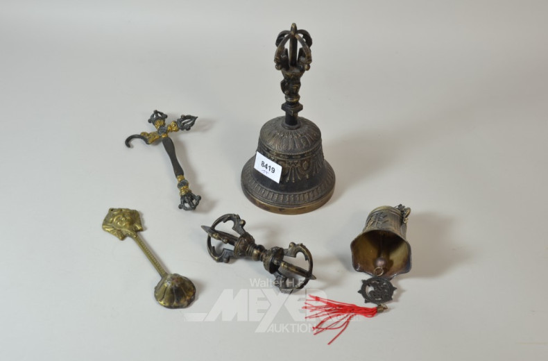 5 Teile Metall: 2 Glocken, 2kl. Zepter,