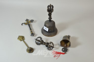 5 Teile Metall: 2 Glocken, 2kl. Zepter,