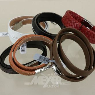 21 Armbänder, Textil/Leder