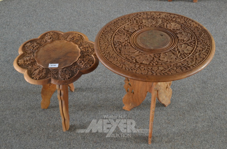 2 versch. Beistelltische,