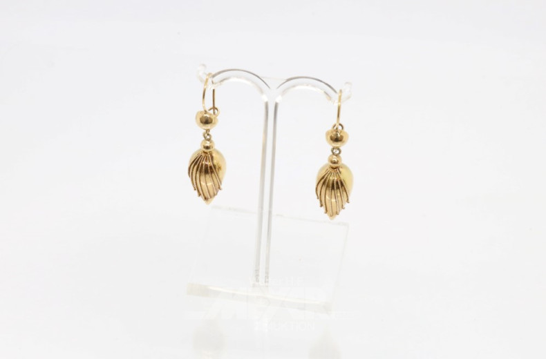 Paar Ohrgehänge, 585er GG, tropfenförmig