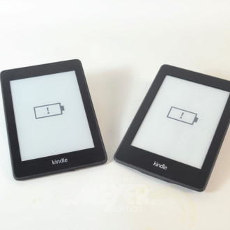 2 Amazon-KINDLE e-Books ohne Ladekabel
