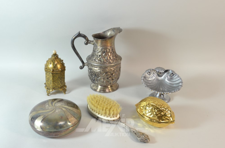 Posten Hausrat: Krug, Bürste,