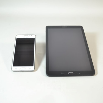 Smartphone SAMSUNG und 1 Tablet SAMSUNG