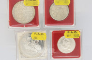 4 Silber-Münzen (100 Rupien /