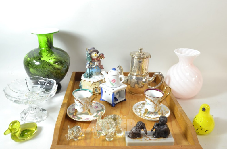 Posten div. Deko: Vasen, Figuren,