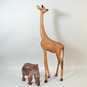 2 Holzfiguren ''Elefant, Giraffe''