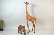 2 Holzfiguren ''Elefant, Giraffe''