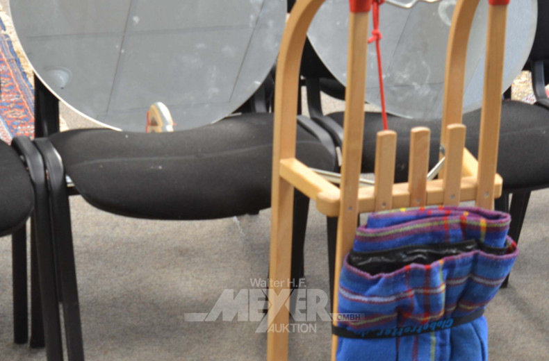 2 runde Wandspiegel und 1 Schlitten