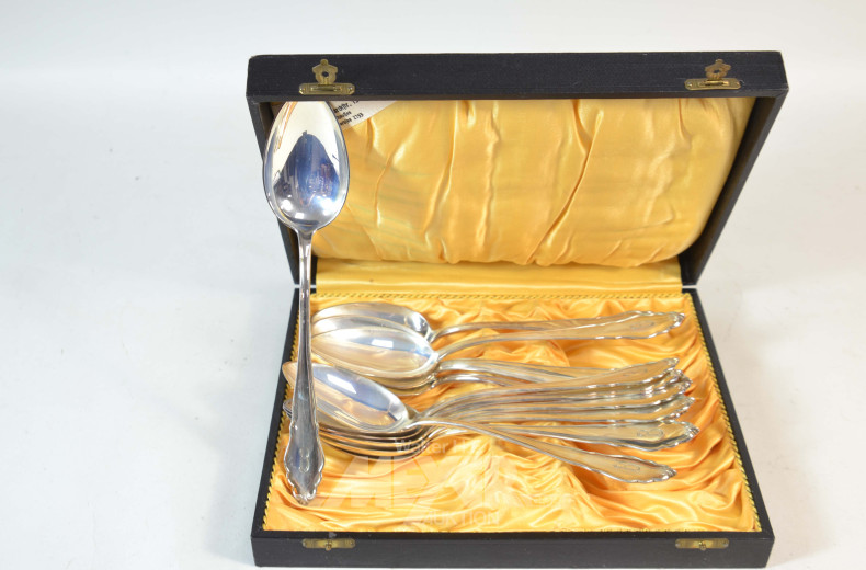 12 Löffel, 800er Silber, ca. 710 g.