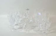 14 Kristall Gläser und 2 Karaffen
