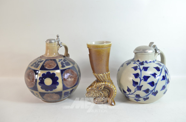 Posten Keramik: 2 Krüge mit Zinndeckel,