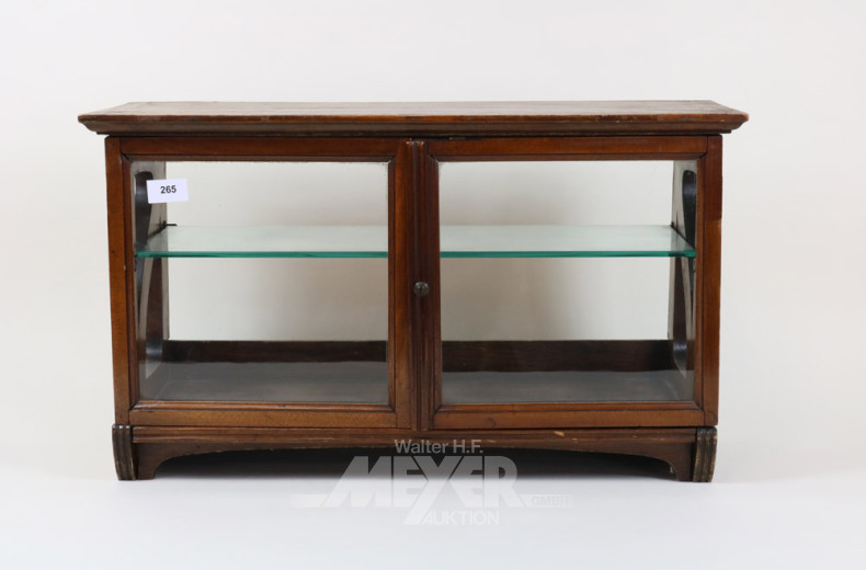 kl. Tisch-Aufsatzvitrine, Nußbaum,
