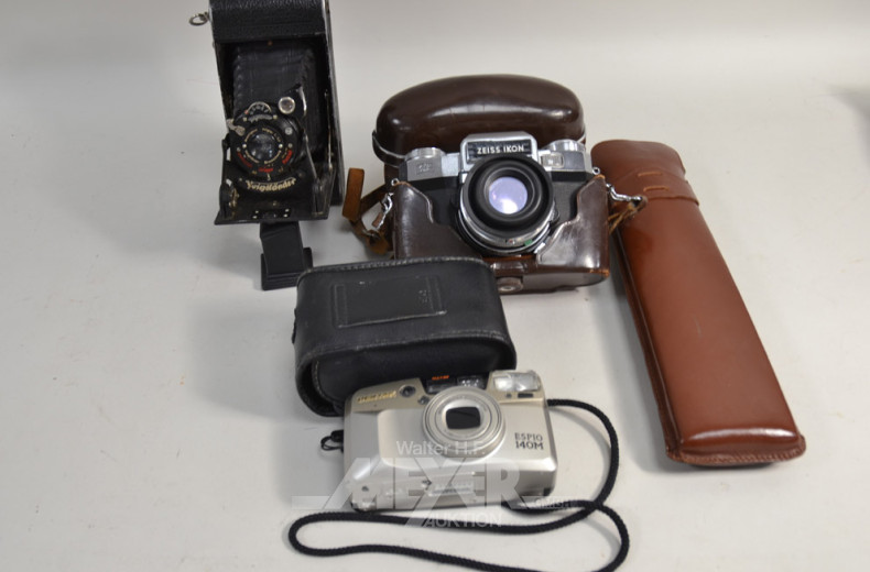 3 Fotoapparate, 1 Stativ