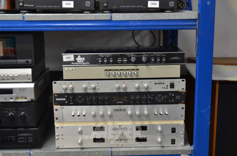 7 HiFi-Geräte bestehend aus: