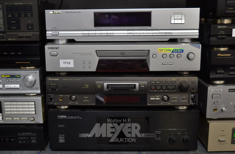 4 HiFi-Geräte bestehend aus: