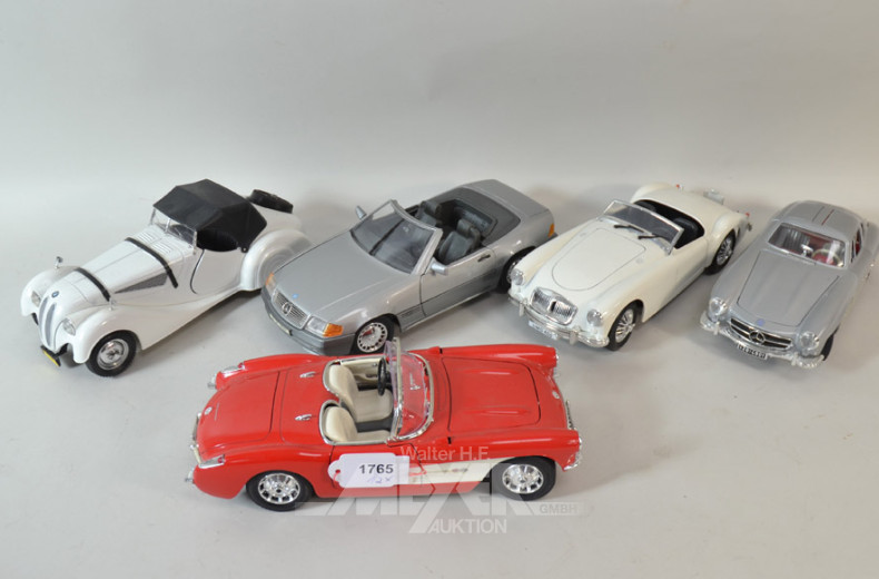 12 versch. Modellautos u.a. ''BURAGO''