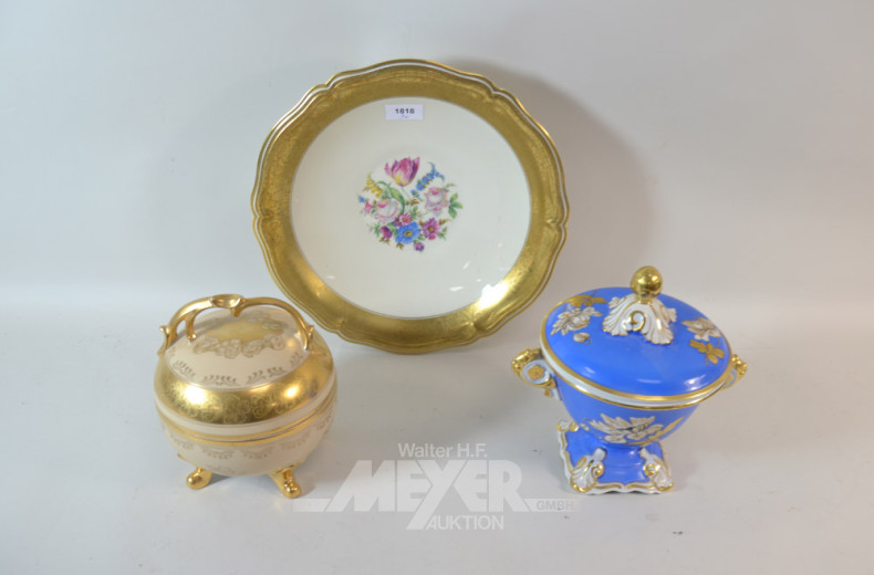 3 Teile Porzellan: 1 Schale, 2 Deckeldosen