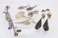 Posten Silberschmuck: Anhänger, Ohrringe