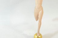 kl. Porz.- Figur ''weibl. Akt auf Kugel''