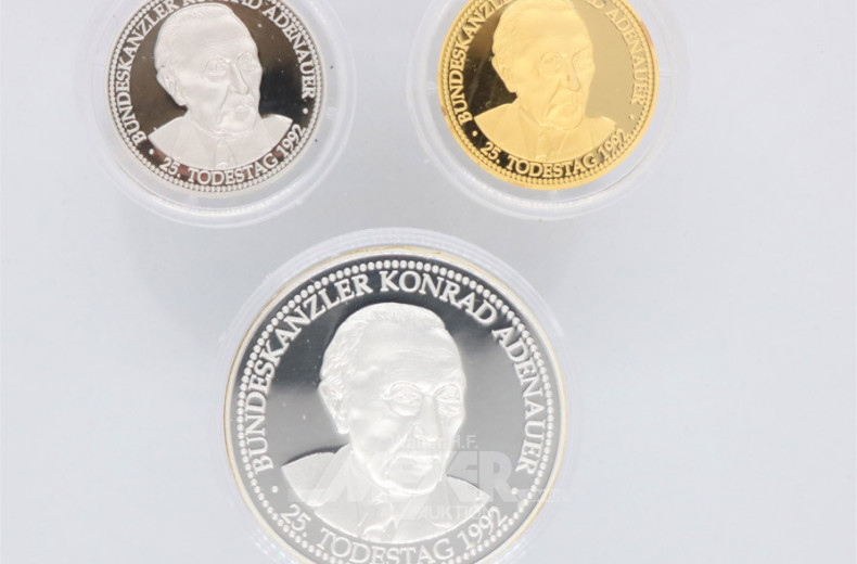 Kassette mit 3 Gedenkmedaillen zum