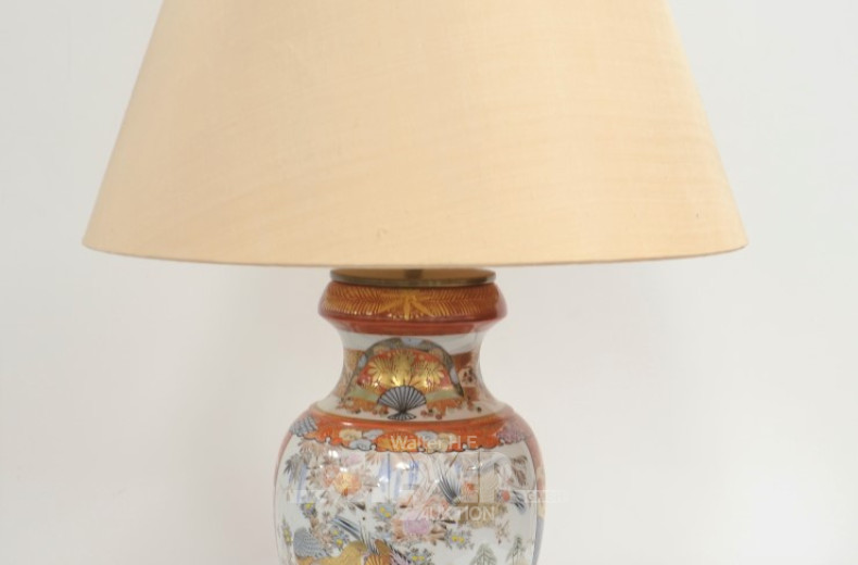 China-Vasen-Lampenpaar, Schirme beige,