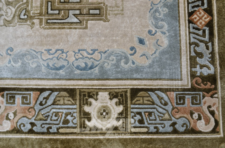 Teppich mit Seide, olive/beigegrundig