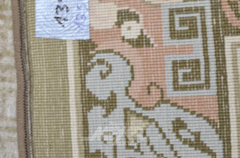 Teppich mit Seide, olive/beigegrundig