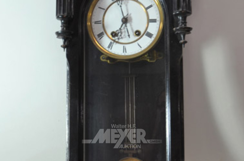 Regulator im Eichegehäuse,