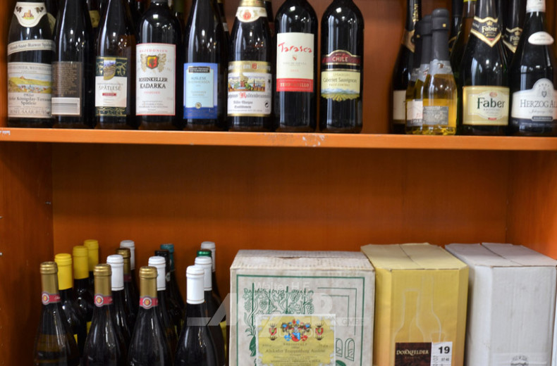 Posten Alkoholika, (64 Flaschen)