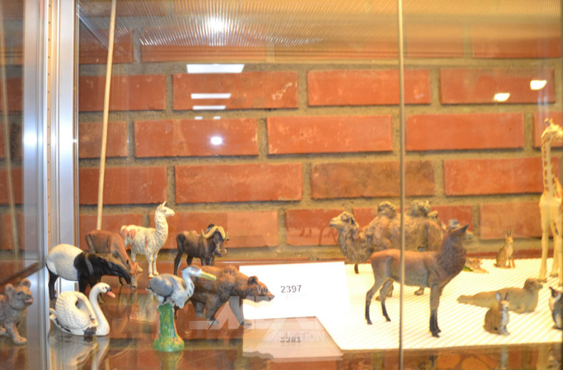 Posten div. Tierfiguren, u.a. LINEOL