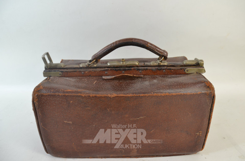 alte Arzttasche, braunes Leder