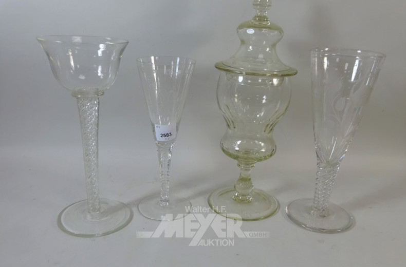 Kristall-Deckelpokal und 3 Pokalgläser