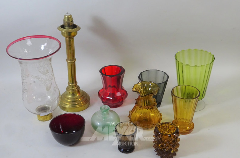 9 versch. Kristall-Buntglas-Vasen,