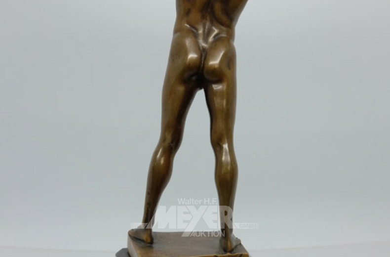 Bronzefigur ''Kugelstoßer''
