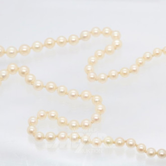 Perlenkette im Verlauf mit 585er WG-
