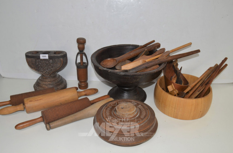 Posten Holzdekorationen: Kerzenleuchter,